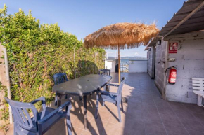 Vivienda con jardin y acceso a pequeña playa